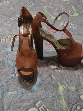 Jessica Simpson Tan Suede Platform T-Strap Block Heels